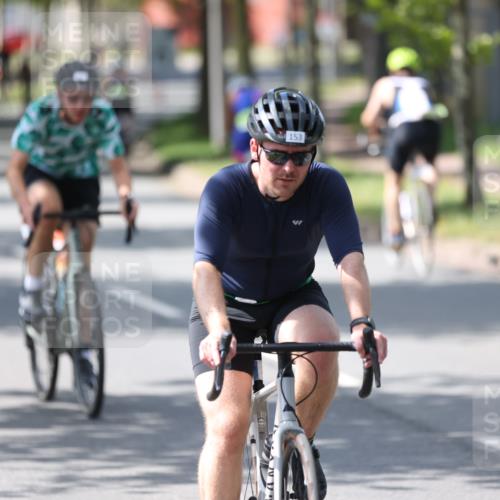 10.08.2025 - GEWOBA Citytriathlon Bremen Yannick Fuchs http://msf.ph/oto/8565020 10.08.2025 14:45:25 Radfahren 202, 221, 247, 332, 349, 360, 497, 532 meine-sportfotos.de