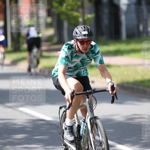 10.08.2025 - GEWOBA Citytriathlon Bremen Yannick Fuchs http://msf.ph/oto/8565025 10.08.2025 14:45:26 Radfahren 202, 221, 247, 332, 349, 360, 532 meine-sportfotos.de