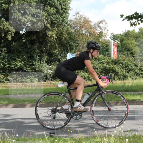 10.08.2025 - GEWOBA Citytriathlon Bremen Yannick Fuchs http://msf.ph/oto/8565036 10.08.2025 11:06:06 Radfahren 17 meine-sportfotos.de