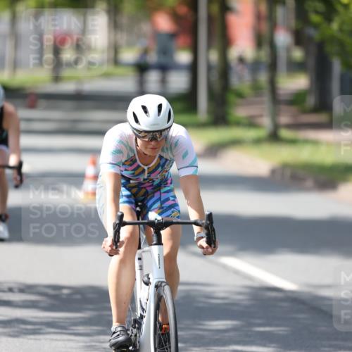 10.08.2025 - GEWOBA Citytriathlon Bremen Yannick Fuchs http://msf.ph/oto/8565039 10.08.2025 14:45:34 Radfahren 160, 202, 221, 247, 273, 332, 349, 360, 532 meine-sportfotos.de