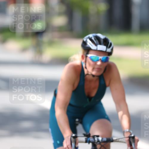 10.08.2025 - GEWOBA Citytriathlon Bremen Yannick Fuchs http://msf.ph/oto/8565050 10.08.2025 14:45:36 Radfahren 160, 166, 202, 221, 247, 273, 332, 349, 360, 532 meine-sportfotos.de