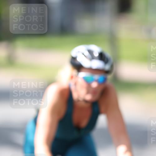 10.08.2025 - GEWOBA Citytriathlon Bremen Yannick Fuchs http://msf.ph/oto/8565052 10.08.2025 14:45:36 Radfahren 160, 166, 202, 221, 247, 273, 332, 349, 360, 532 meine-sportfotos.de