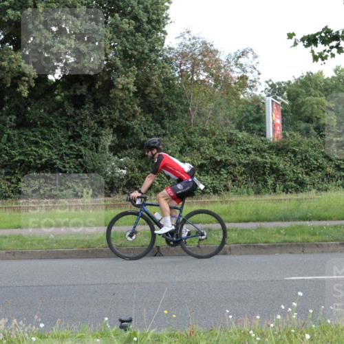 10.08.2025 - GEWOBA Citytriathlon Bremen Yannick Fuchs http://msf.ph/oto/8565058 10.08.2025 11:10:07 Radfahren  meine-sportfotos.de