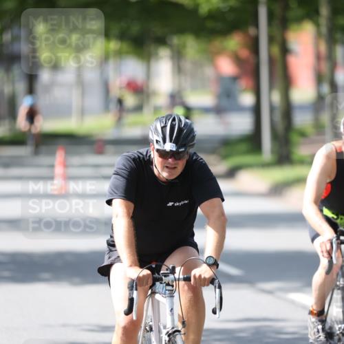 10.08.2025 - GEWOBA Citytriathlon Bremen Yannick Fuchs http://msf.ph/oto/8565066 10.08.2025 14:45:40 Radfahren 99, 160, 166, 202, 247, 273, 332, 349, 360, 441, 532 meine-sportfotos.de