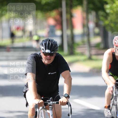 10.08.2025 - GEWOBA Citytriathlon Bremen Yannick Fuchs http://msf.ph/oto/8565068 10.08.2025 14:45:40 Radfahren 99, 160, 166, 202, 247, 273, 332, 349, 360, 441, 532 meine-sportfotos.de