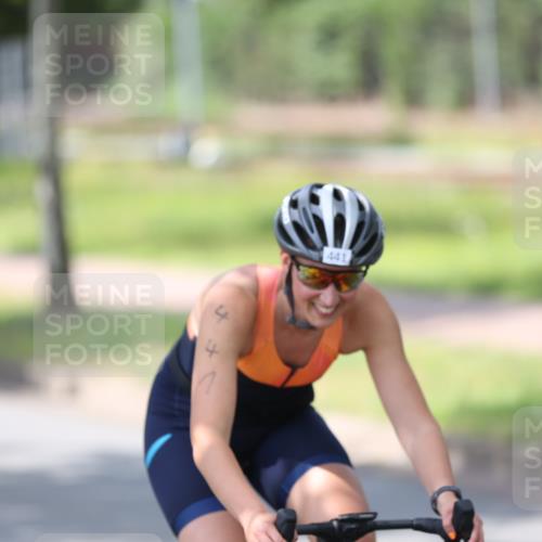10.08.2025 - GEWOBA Citytriathlon Bremen Yannick Fuchs http://msf.ph/oto/8565112 10.08.2025 14:45:53 Radfahren 61, 99, 160, 166, 182, 269, 273, 404, 441 meine-sportfotos.de