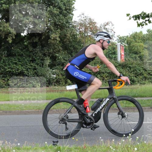 10.08.2025 - GEWOBA Citytriathlon Bremen Yannick Fuchs http://msf.ph/oto/8565113 10.08.2025 11:57:48 Radfahren 657 meine-sportfotos.de