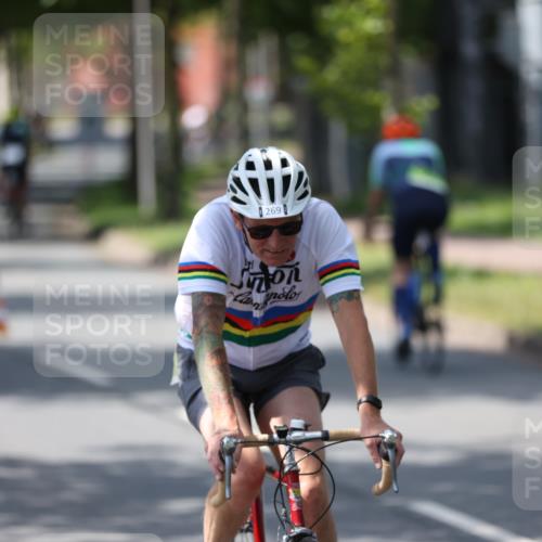 10.08.2025 - GEWOBA Citytriathlon Bremen Yannick Fuchs http://msf.ph/oto/8565141 10.08.2025 14:46:05 Radfahren 61, 182, 269, 363, 404, 422 meine-sportfotos.de