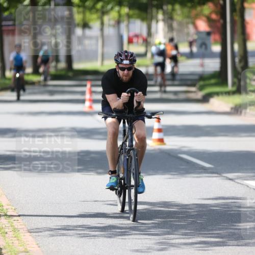 10.08.2025 - GEWOBA Citytriathlon Bremen Yannick Fuchs http://msf.ph/oto/8565146 10.08.2025 14:46:06 Radfahren 61, 182, 269, 363, 404, 422 meine-sportfotos.de