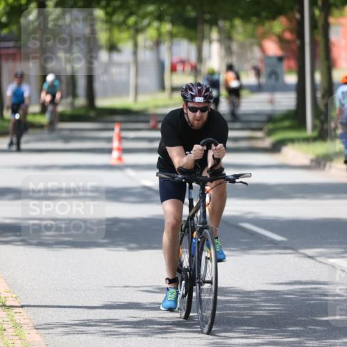 10.08.2025 - GEWOBA Citytriathlon Bremen Yannick Fuchs http://msf.ph/oto/8565148 10.08.2025 14:46:06 Radfahren 61, 182, 269, 363, 404, 422 meine-sportfotos.de