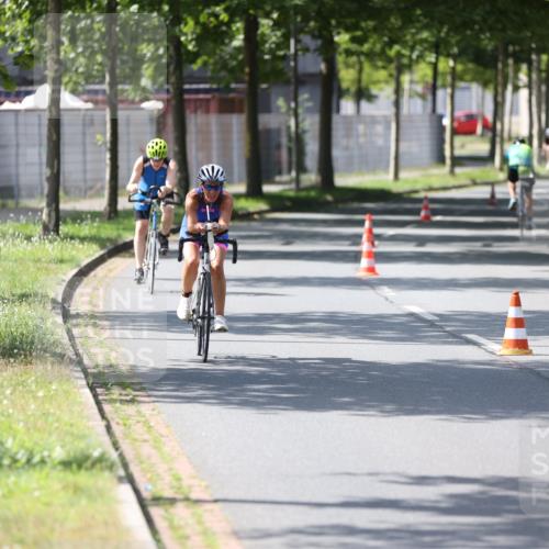 10.08.2025 - GEWOBA Citytriathlon Bremen Yannick Fuchs http://msf.ph/oto/8565177 10.08.2025 14:46:21 Radfahren 270, 358, 363, 422, 499 meine-sportfotos.de