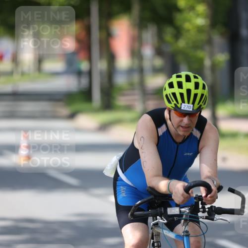10.08.2025 - GEWOBA Citytriathlon Bremen Yannick Fuchs http://msf.ph/oto/8565192 10.08.2025 14:46:25 Radfahren 270, 358, 422, 499 meine-sportfotos.de
