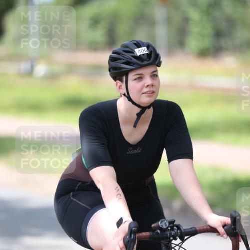 10.08.2025 - GEWOBA Citytriathlon Bremen Yannick Fuchs http://msf.ph/oto/8565222 10.08.2025 14:46:48 Radfahren 128, 158, 320, 396, 406 meine-sportfotos.de