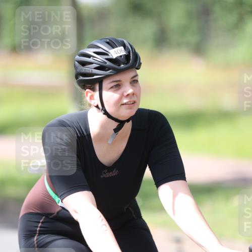 10.08.2025 - GEWOBA Citytriathlon Bremen Yannick Fuchs http://msf.ph/oto/8565224 10.08.2025 14:46:48 Radfahren 128, 158, 320, 396, 406 meine-sportfotos.de