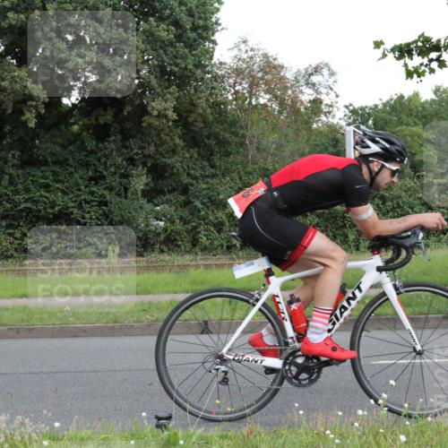 10.08.2025 - GEWOBA Citytriathlon Bremen Yannick Fuchs http://msf.ph/oto/8565244 10.08.2025 12:02:46 Radfahren 566, 637 meine-sportfotos.de