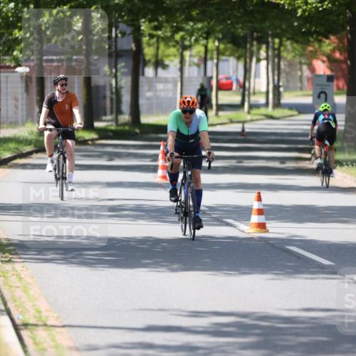 10.08.2025 - GEWOBA Citytriathlon Bremen Yannick Fuchs http://msf.ph/oto/8565252 10.08.2025 14:47:01 Radfahren 128, 140, 158, 220, 320, 396 meine-sportfotos.de