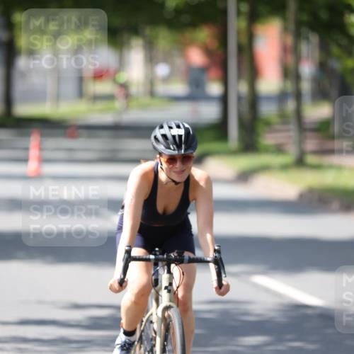 10.08.2025 - GEWOBA Citytriathlon Bremen Yannick Fuchs http://msf.ph/oto/8565328 10.08.2025 14:47:45 Radfahren 382, 418, 448, 467, 483 meine-sportfotos.de