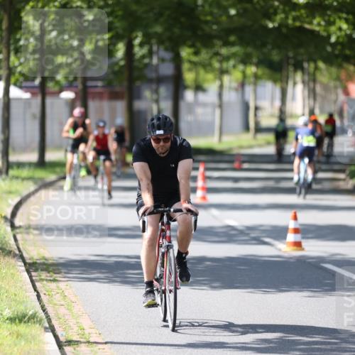10.08.2025 - GEWOBA Citytriathlon Bremen Yannick Fuchs http://msf.ph/oto/8565457 10.08.2025 14:49:03 Radfahren 181, 318, 351, 403 meine-sportfotos.de