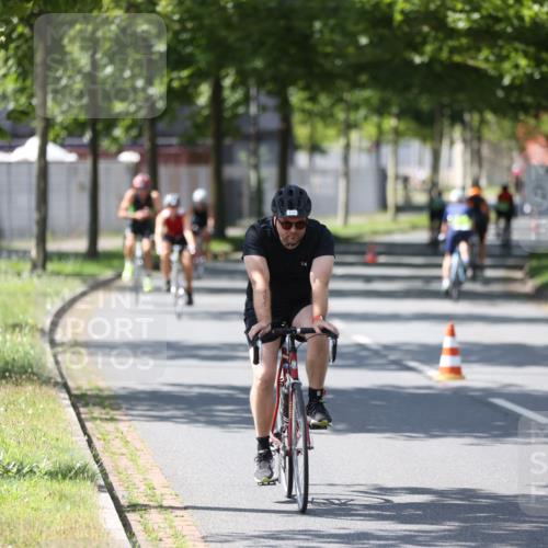 10.08.2025 - GEWOBA Citytriathlon Bremen Yannick Fuchs http://msf.ph/oto/8565459 10.08.2025 14:49:04 Radfahren 181, 318, 351, 373, 403 meine-sportfotos.de