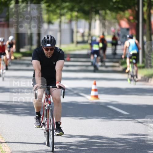 10.08.2025 - GEWOBA Citytriathlon Bremen Yannick Fuchs http://msf.ph/oto/8565461 10.08.2025 14:49:04 Radfahren 181, 318, 351, 373, 403 meine-sportfotos.de