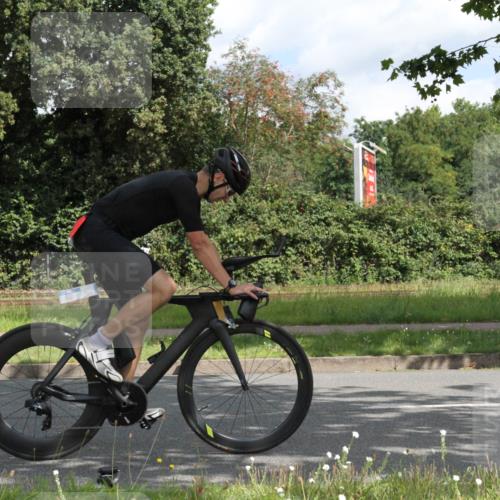 10.08.2025 - GEWOBA Citytriathlon Bremen Yannick Fuchs http://msf.ph/oto/8565468 10.08.2025 12:07:32 Radfahren 559, 650, 693, 705, 706, 721, 740, 786, 815, 831 meine-sportfotos.de