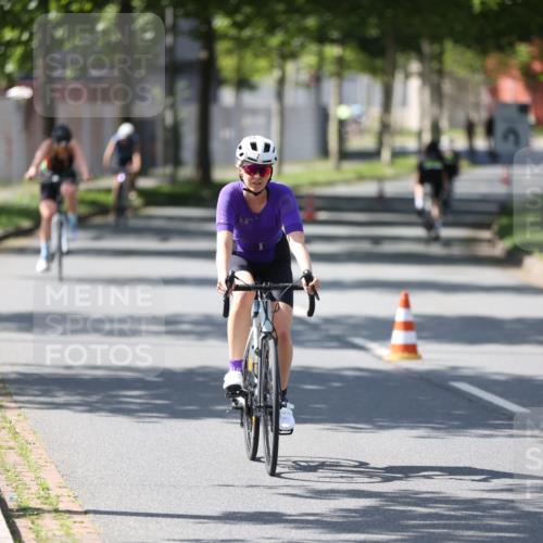 10.08.2025 - GEWOBA Citytriathlon Bremen Yannick Fuchs http://msf.ph/oto/8565496 10.08.2025 14:49:17 Radfahren 351, 373, 401, 403 meine-sportfotos.de