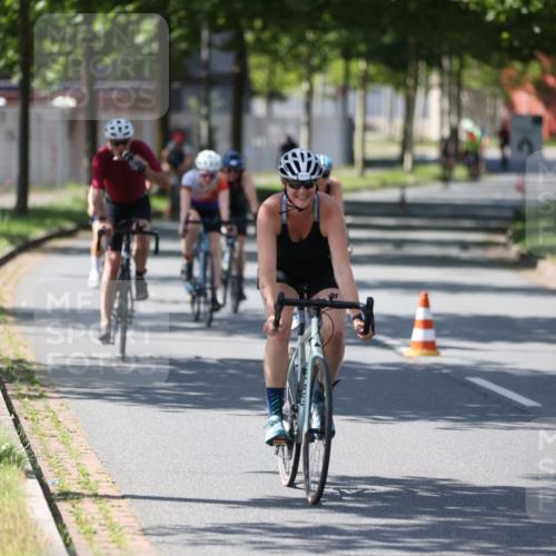 10.08.2025 - GEWOBA Citytriathlon Bremen Yannick Fuchs http://msf.ph/oto/8565560 10.08.2025 14:49:39 Radfahren 6, 169, 286, 305, 328, 377, 402, 407, 429, 461, 466, 491, 517 meine-sportfotos.de