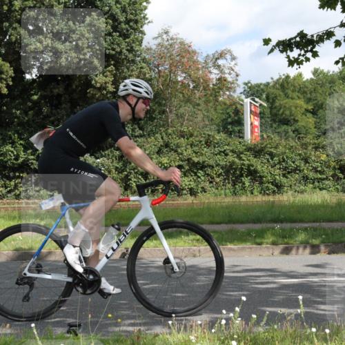 10.08.2025 - GEWOBA Citytriathlon Bremen Yannick Fuchs http://msf.ph/oto/8565564 10.08.2025 12:08:31 Radfahren 595, 597, 603, 608, 661, 672, 677, 737, 797 meine-sportfotos.de