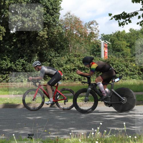 10.08.2025 - GEWOBA Citytriathlon Bremen Yannick Fuchs http://msf.ph/oto/8565575 10.08.2025 12:08:36 Radfahren 597, 603, 608, 661, 672, 677, 737, 797, 883 meine-sportfotos.de