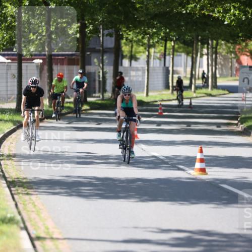10.08.2025 - GEWOBA Citytriathlon Bremen Yannick Fuchs http://msf.ph/oto/8565607 10.08.2025 14:49:48 Radfahren 6, 169, 193, 305, 322, 328, 377, 402, 407, 429, 461, 466, 509, 517 meine-sportfotos.de