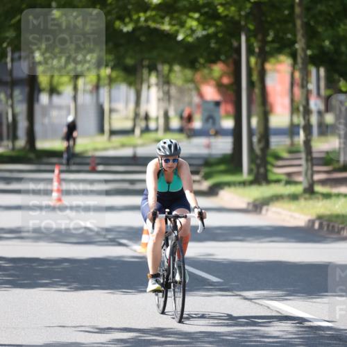 10.08.2025 - GEWOBA Citytriathlon Bremen Yannick Fuchs http://msf.ph/oto/8565614 10.08.2025 14:49:50 Radfahren 6, 169, 193, 293, 305, 322, 328, 377, 402, 407, 429, 466, 509, 517 meine-sportfotos.de