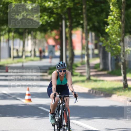 10.08.2025 - GEWOBA Citytriathlon Bremen Yannick Fuchs http://msf.ph/oto/8565617 10.08.2025 14:49:50 Radfahren 6, 169, 193, 293, 305, 322, 328, 377, 402, 407, 429, 466, 509, 517 meine-sportfotos.de