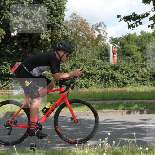 10.08.2025 - GEWOBA Citytriathlon Bremen Yannick Fuchs http://msf.ph/oto/8565620 10.08.2025 12:09:10 Radfahren 727, 731, 779, 837, 871, 890, 896 meine-sportfotos.de