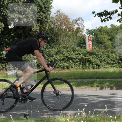 10.08.2025 - GEWOBA Citytriathlon Bremen Yannick Fuchs http://msf.ph/oto/8565622 10.08.2025 12:09:12 Radfahren 727, 731, 779, 837, 871, 890, 896 meine-sportfotos.de