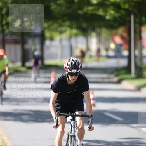10.08.2025 - GEWOBA Citytriathlon Bremen Yannick Fuchs http://msf.ph/oto/8565629 10.08.2025 14:49:52 Radfahren 6, 120, 169, 193, 293, 305, 322, 402, 407, 429, 466, 509, 517 meine-sportfotos.de