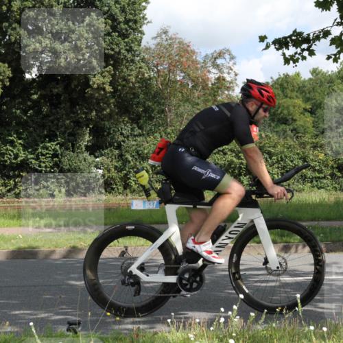 10.08.2025 - GEWOBA Citytriathlon Bremen Yannick Fuchs http://msf.ph/oto/8565633 10.08.2025 12:09:20 Radfahren 611, 633, 731, 779, 814, 837, 871, 880, 890, 896 meine-sportfotos.de