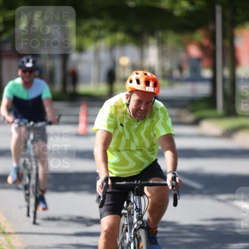 10.08.2025 - GEWOBA Citytriathlon Bremen Yannick Fuchs http://msf.ph/oto/8565636 10.08.2025 14:49:56 Radfahren 6, 120, 169, 193, 293, 305, 322, 356, 400, 407, 466, 509 meine-sportfotos.de