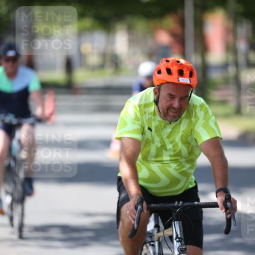 10.08.2025 - GEWOBA Citytriathlon Bremen Yannick Fuchs http://msf.ph/oto/8565637 10.08.2025 14:49:56 Radfahren 6, 120, 169, 193, 293, 305, 322, 356, 400, 407, 466, 509 meine-sportfotos.de