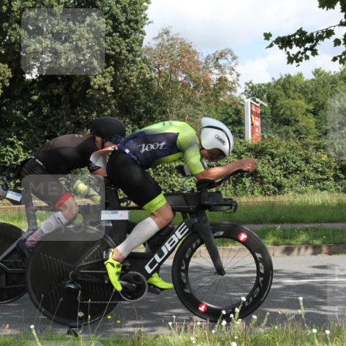 10.08.2025 - GEWOBA Citytriathlon Bremen Yannick Fuchs http://msf.ph/oto/8565638 10.08.2025 12:09:25 Radfahren 611, 633, 674, 779, 814, 837, 871, 880, 890, 896 meine-sportfotos.de