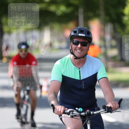 10.08.2025 - GEWOBA Citytriathlon Bremen Yannick Fuchs http://msf.ph/oto/8565646 10.08.2025 14:49:57 Radfahren 120, 169, 193, 293, 305, 322, 356, 400, 407, 509 meine-sportfotos.de
