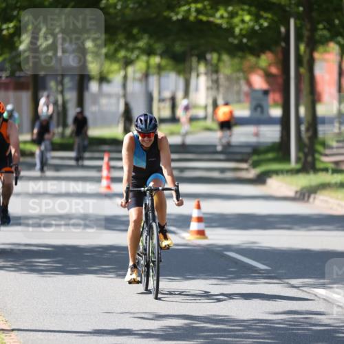 10.08.2025 - GEWOBA Citytriathlon Bremen Yannick Fuchs http://msf.ph/oto/8565654 10.08.2025 14:50:04 Radfahren 120, 193, 293, 322, 352, 356, 400, 410, 509 meine-sportfotos.de