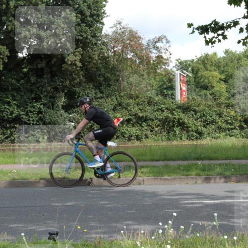 10.08.2025 - GEWOBA Citytriathlon Bremen Yannick Fuchs http://msf.ph/oto/8565665 10.08.2025 12:09:45 Radfahren 586, 628, 674, 688, 697, 703, 732, 830, 849 meine-sportfotos.de