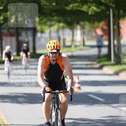10.08.2025 - GEWOBA Citytriathlon Bremen Yannick Fuchs http://msf.ph/oto/8565666 10.08.2025 14:50:06 Radfahren 120, 193, 293, 322, 352, 356, 400, 410, 509 meine-sportfotos.de