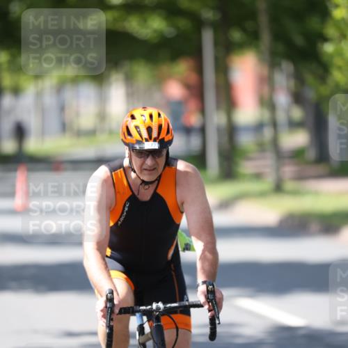 10.08.2025 - GEWOBA Citytriathlon Bremen Yannick Fuchs http://msf.ph/oto/8565667 10.08.2025 14:50:06 Radfahren 120, 193, 293, 322, 352, 356, 400, 410, 509 meine-sportfotos.de