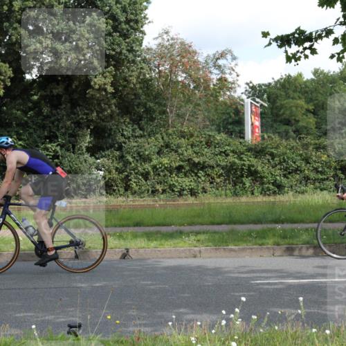 10.08.2025 - GEWOBA Citytriathlon Bremen Yannick Fuchs http://msf.ph/oto/8565695 10.08.2025 12:09:53 Radfahren 586, 607, 628, 688, 697, 703, 732, 830, 849 meine-sportfotos.de