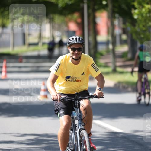 10.08.2025 - GEWOBA Citytriathlon Bremen Yannick Fuchs http://msf.ph/oto/8565706 10.08.2025 14:50:36 Radfahren 231, 416, 504 meine-sportfotos.de