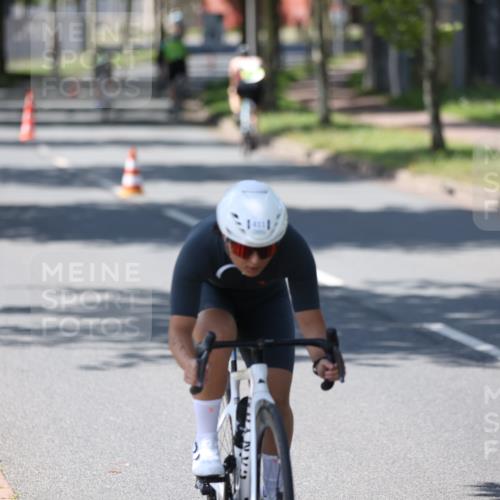 10.08.2025 - GEWOBA Citytriathlon Bremen Yannick Fuchs http://msf.ph/oto/8565731 10.08.2025 14:51:09 Radfahren 338, 379, 411, 470, 494 meine-sportfotos.de