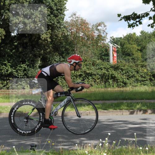 10.08.2025 - GEWOBA Citytriathlon Bremen Yannick Fuchs http://msf.ph/oto/8565787 10.08.2025 12:10:44 Radfahren 573, 622, 629, 644, 647, 651, 656, 659, 685, 712, 716, 722, 730, 748, 755, 819, 889, 898, 1014 meine-sportfotos.de