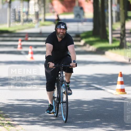 10.08.2025 - GEWOBA Citytriathlon Bremen Yannick Fuchs http://msf.ph/oto/8565806 10.08.2025 14:51:52 Radfahren 183, 237, 341, 368, 428, 523 meine-sportfotos.de