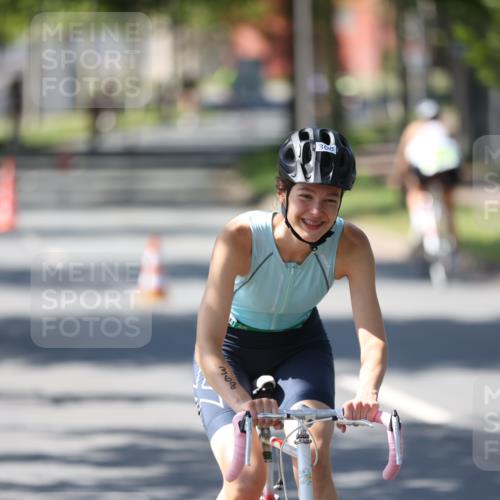 10.08.2025 - GEWOBA Citytriathlon Bremen Yannick Fuchs http://msf.ph/oto/8565824 10.08.2025 14:52:12 Radfahren 315, 321, 327, 341, 361, 368, 381, 412, 428, 496, 520 meine-sportfotos.de